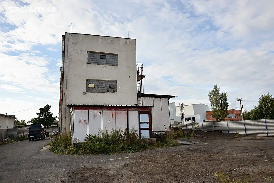 Prodej  komerčního pozemku 3 859 m², Horní Slavkov, okres Sokolov