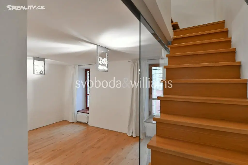 Prodej bytu 4+1 98 m², Vejvodova, Praha 1 - Staré Město