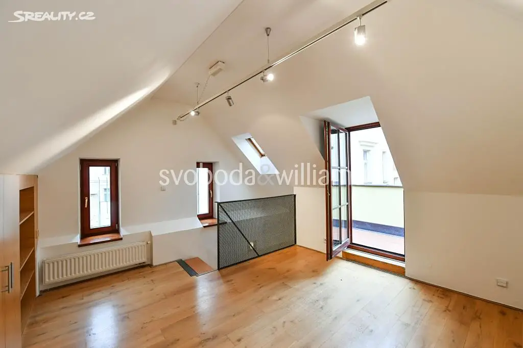Prodej bytu 4+1 98 m², Vejvodova, Praha 1 - Staré Město