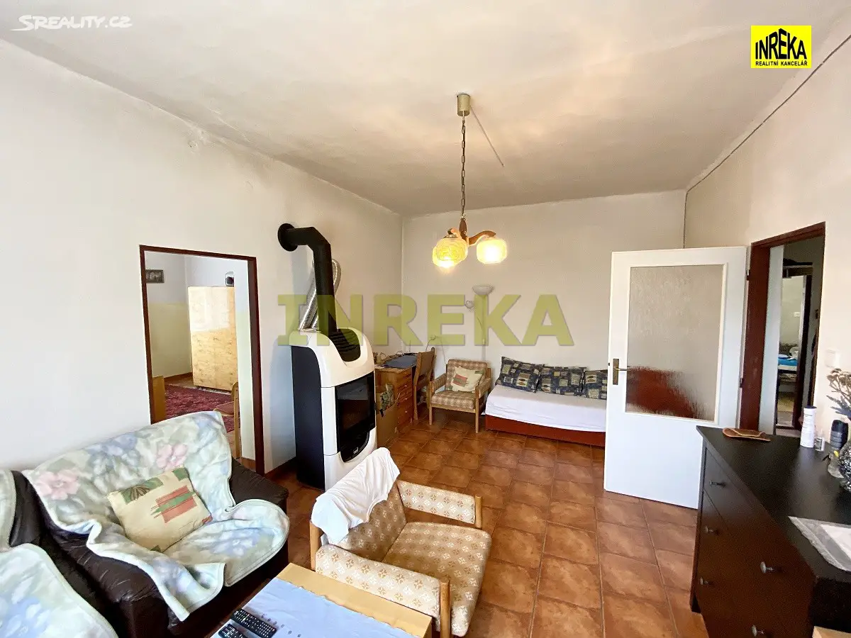 Prodej  rodinného domu 273 m², pozemek 1 830 m², Hojovice, okres Pelhřimov