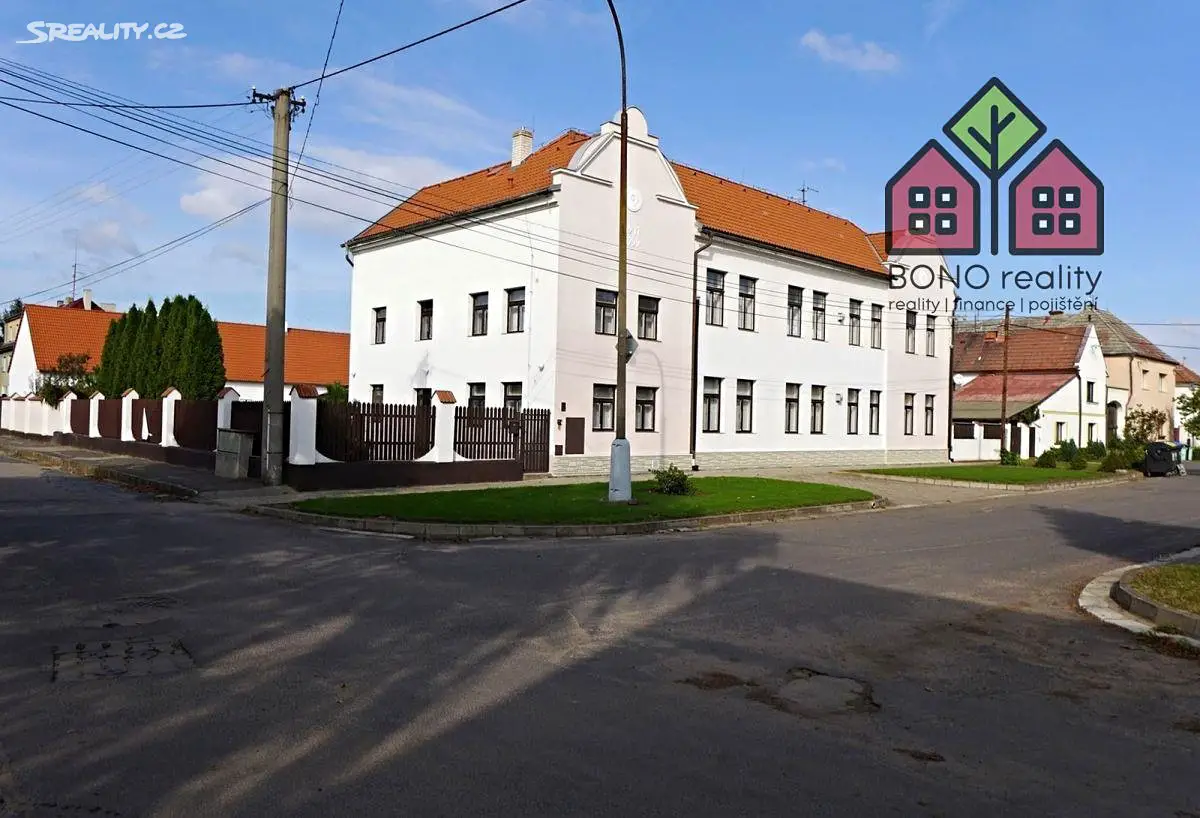 Prodej  rodinného domu 270 m², pozemek 2 089 m², Travčice, okres Litoměřice
