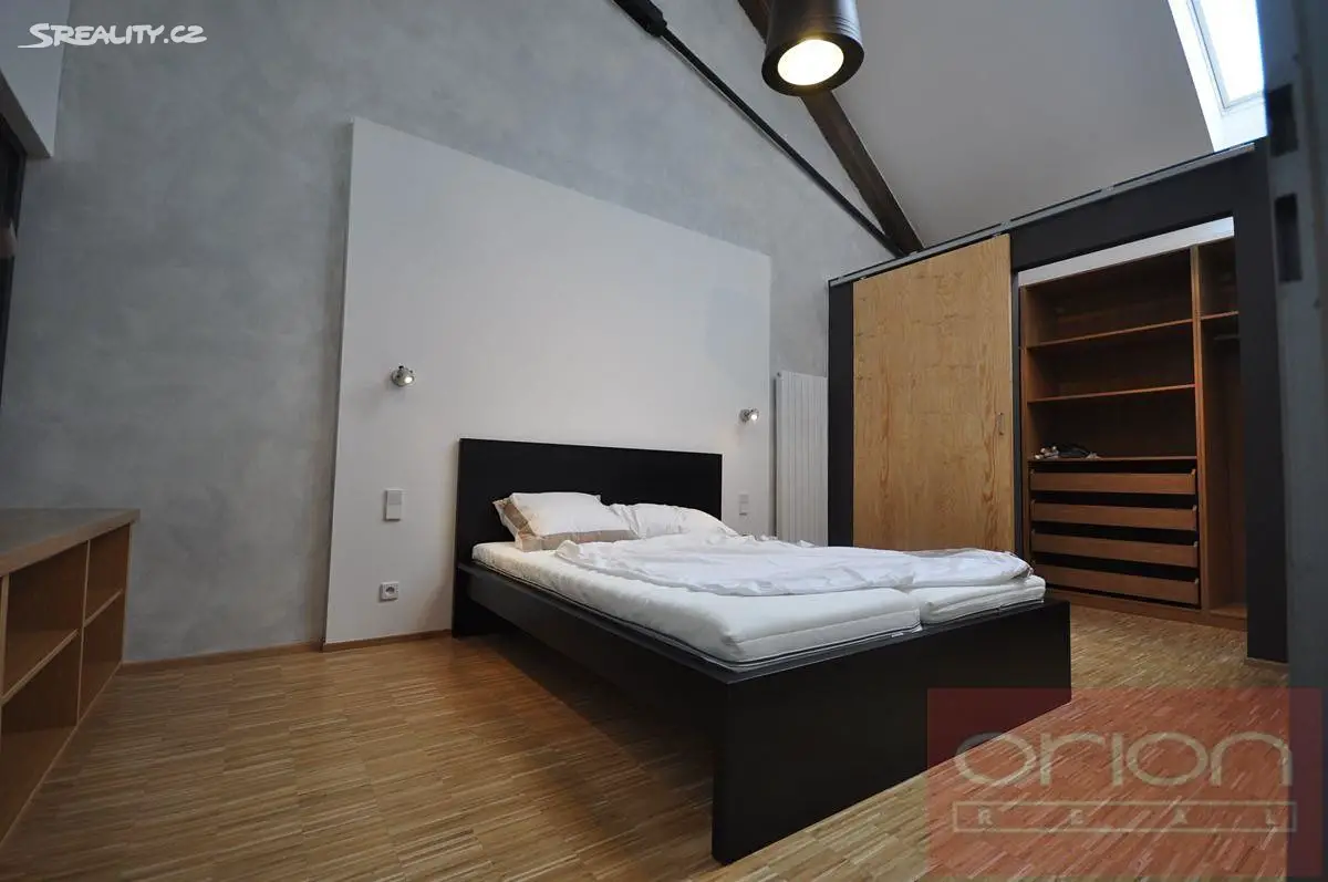 Pronájem bytu 3+kk 136 m² (Mezonet), Na Maninách, Praha 7 - Holešovice