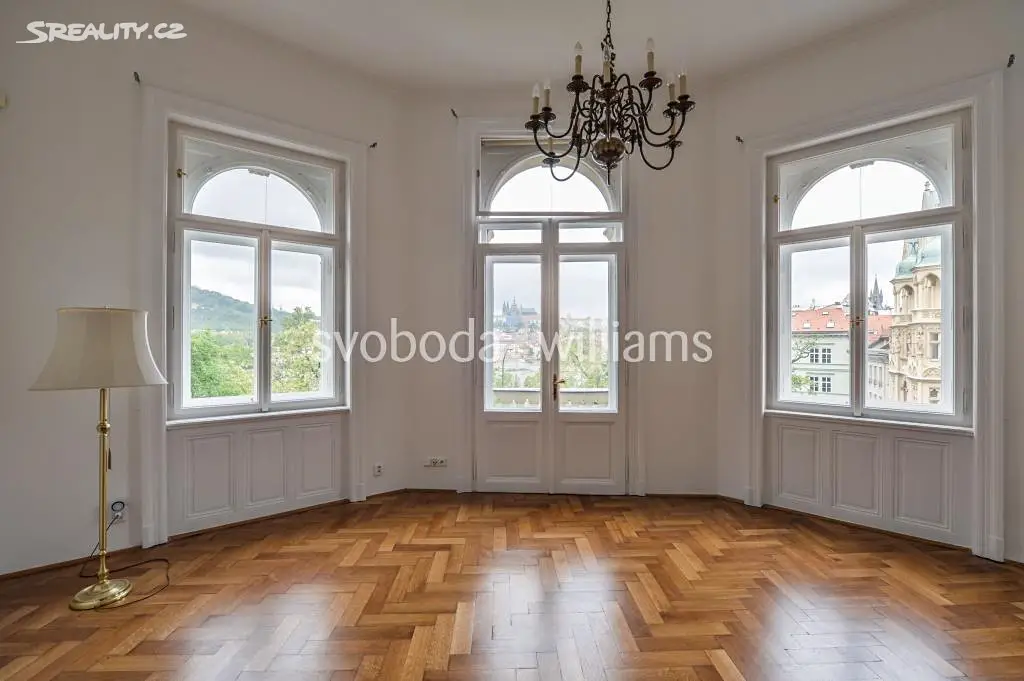 Pronájem bytu 3+1 112 m², Konviktská, Praha 1 - Staré Město