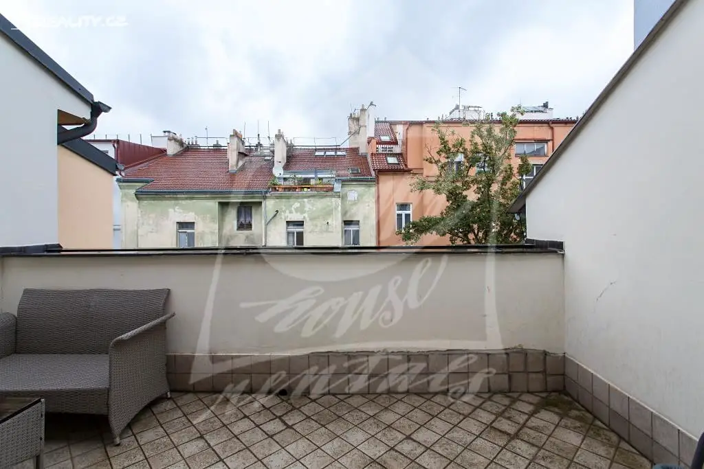 Pronájem bytu 3+1 131 m² (Mezonet), Vinohradská, Praha 2 - Vinohrady