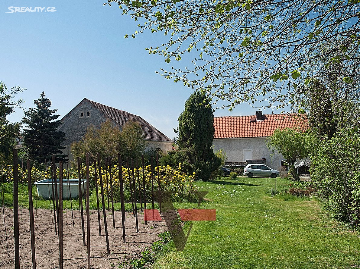 Prodej  zemědělské usedlosti 194 m², pozemek 2 402 m², Zákolany - Trněný Újezd, okres Kladno