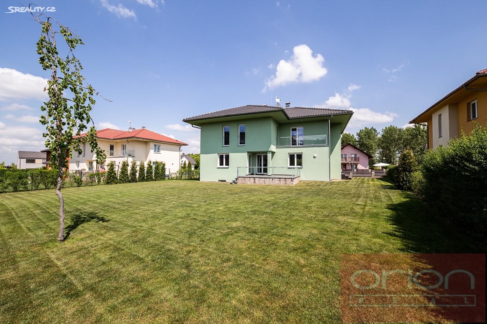 Pronájem  rodinného domu 350 m², pozemek 1 300 m², Pod Valem II., Průhonice