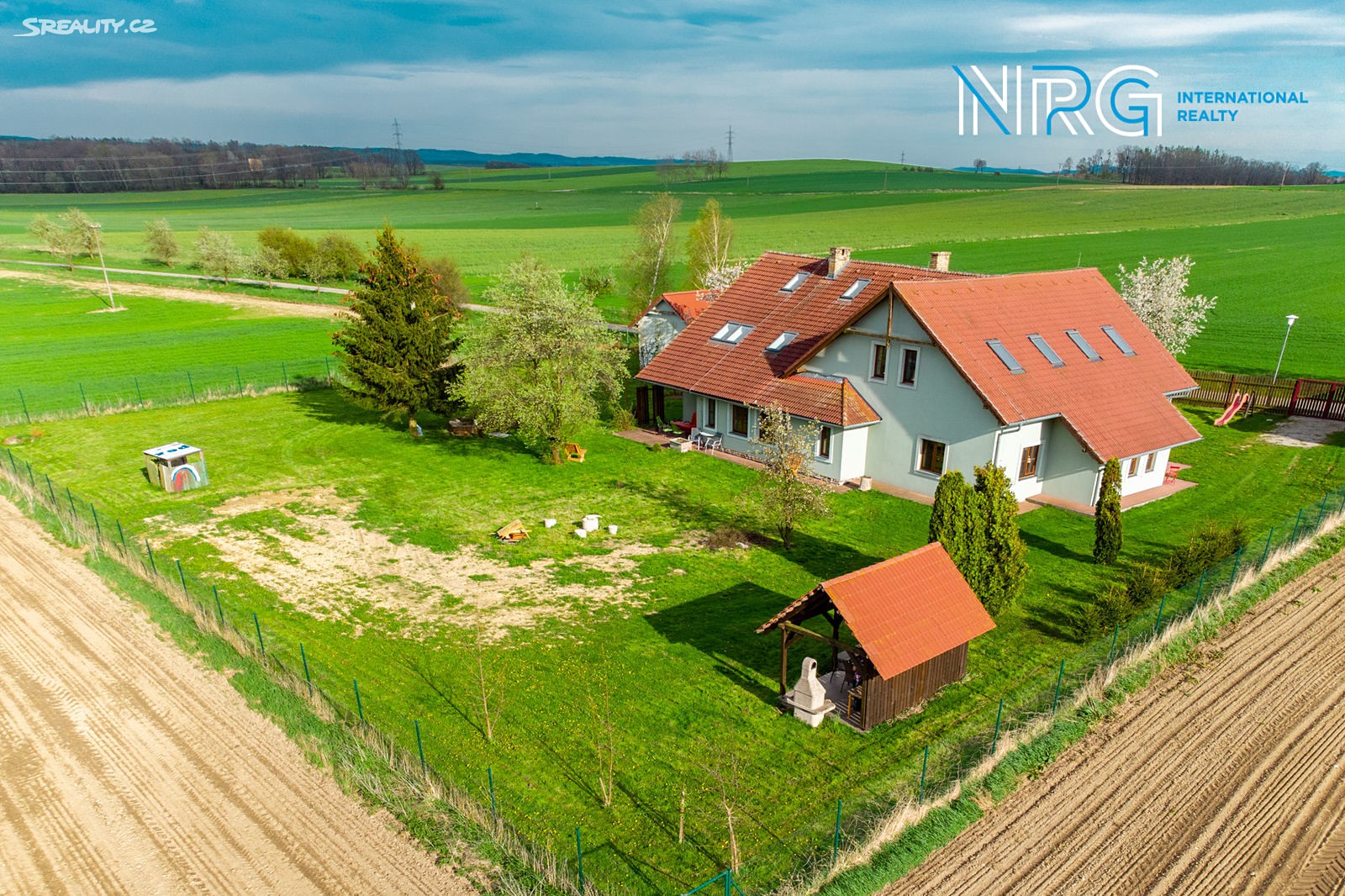 Prodej  rodinného domu 432 m², pozemek 2 853 m², Hlavatce, okres České Budějovice