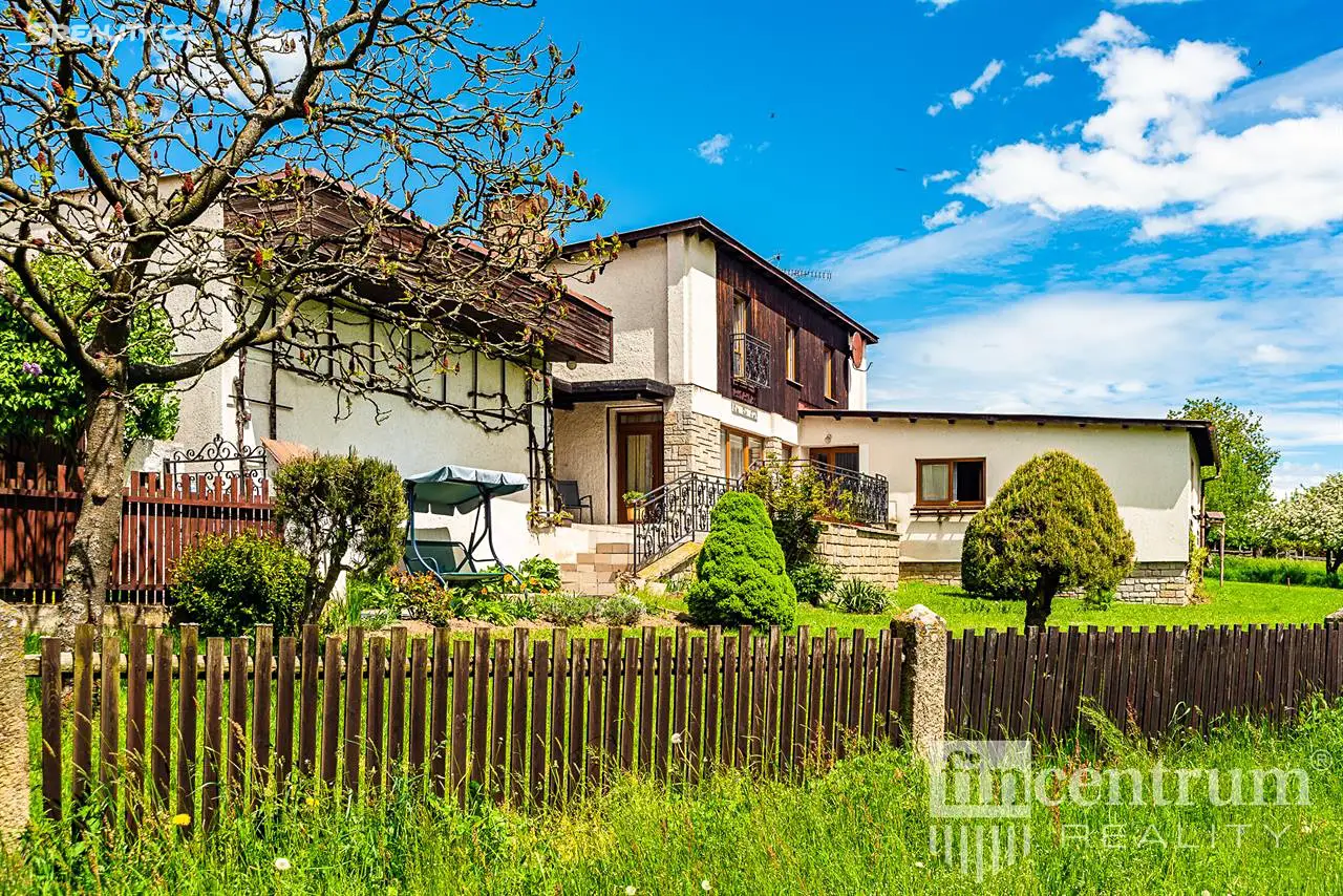 Prodej  rodinného domu 650 m², pozemek 1 821 m², Budíškovice - Ostojkovice, okres Jindřichův Hradec