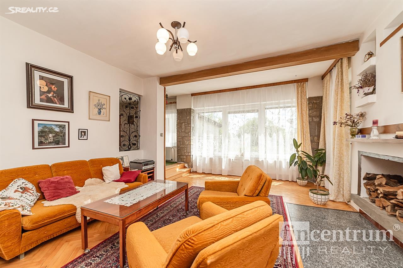 Prodej  rodinného domu 650 m², pozemek 1 821 m², Budíškovice - Ostojkovice, okres Jindřichův Hradec