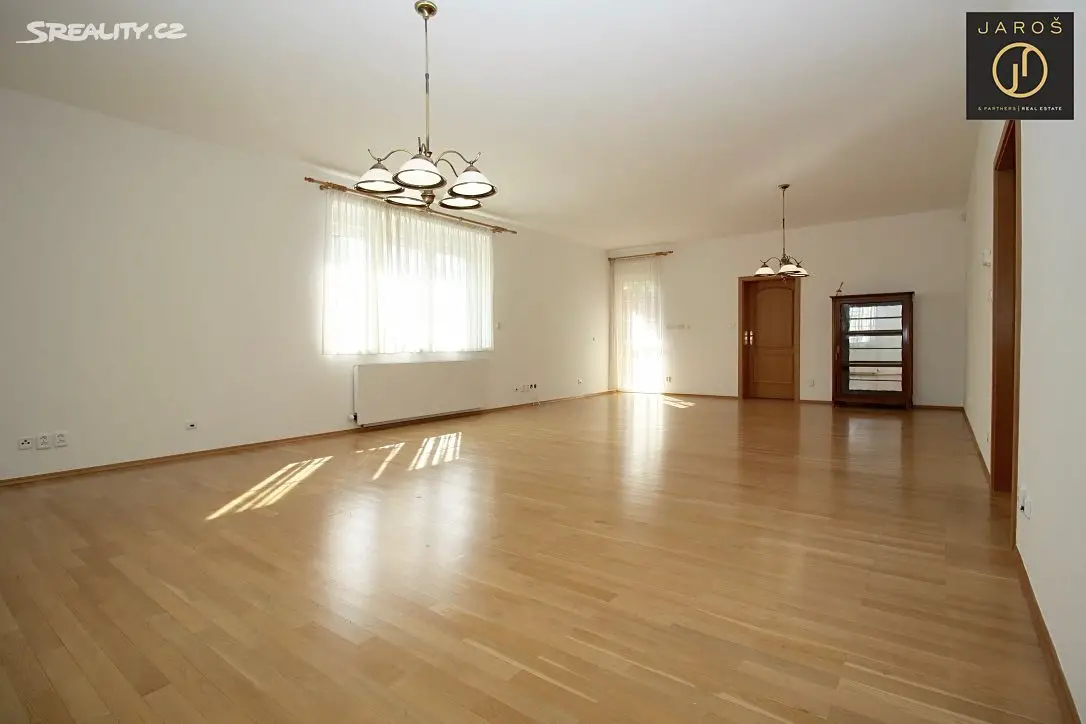 Pronájem  rodinného domu 210 m², pozemek 750 m², Praha 6 - Praha-Suchdol