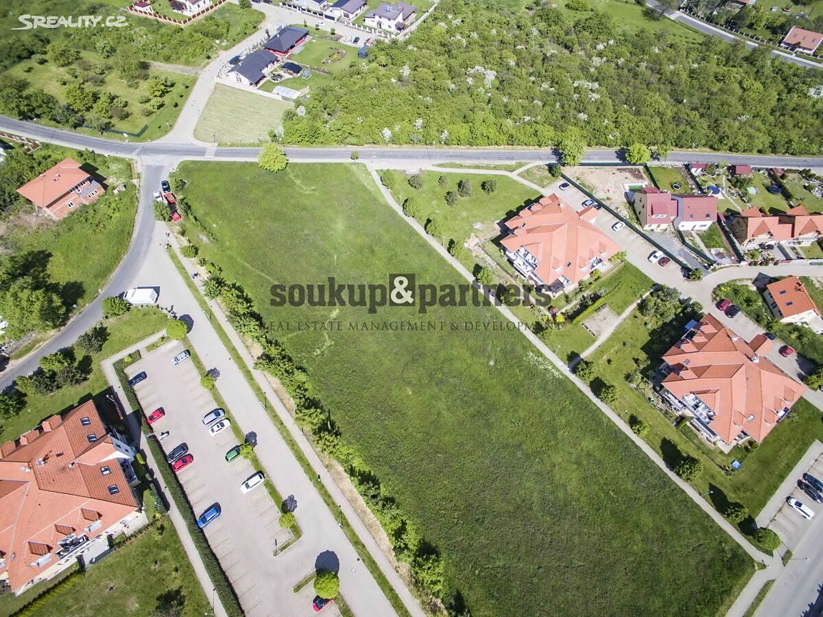 Prodej  komerčního pozemku 8 887 m², Holubice, okres Praha-západ