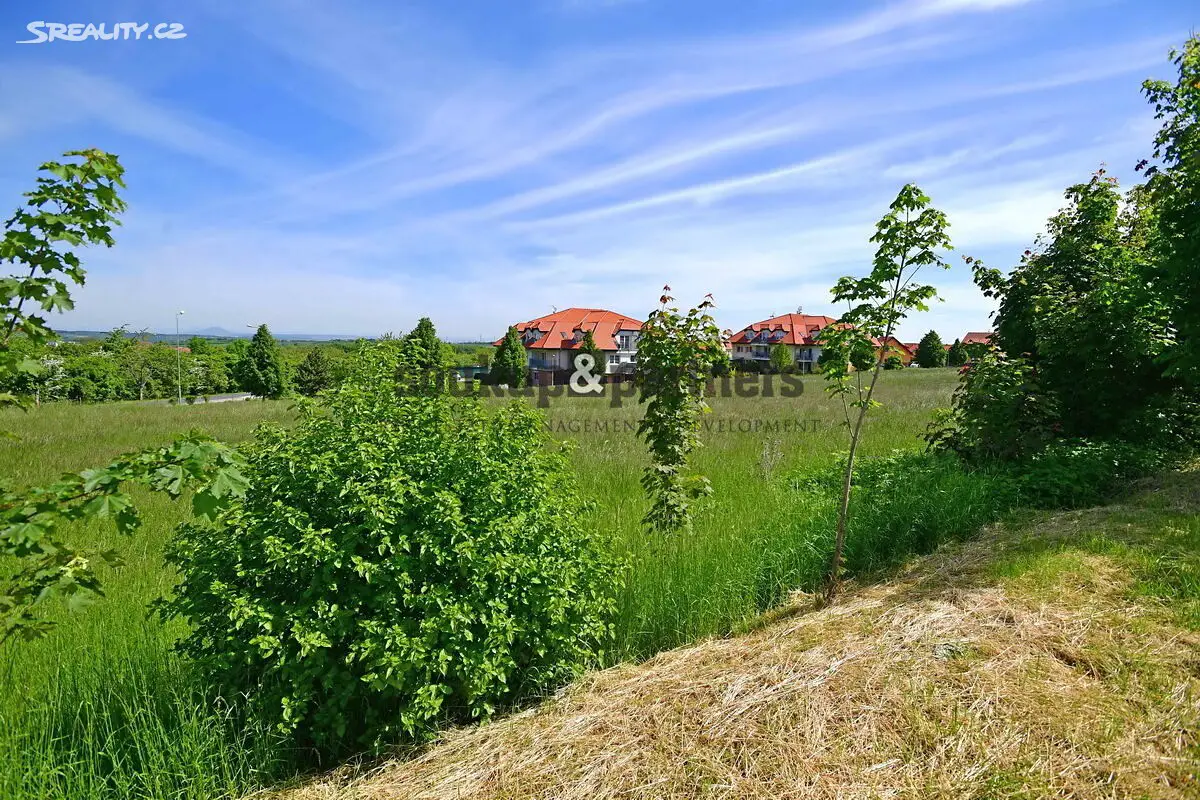 Prodej  komerčního pozemku 8 887 m², Holubice, okres Praha-západ