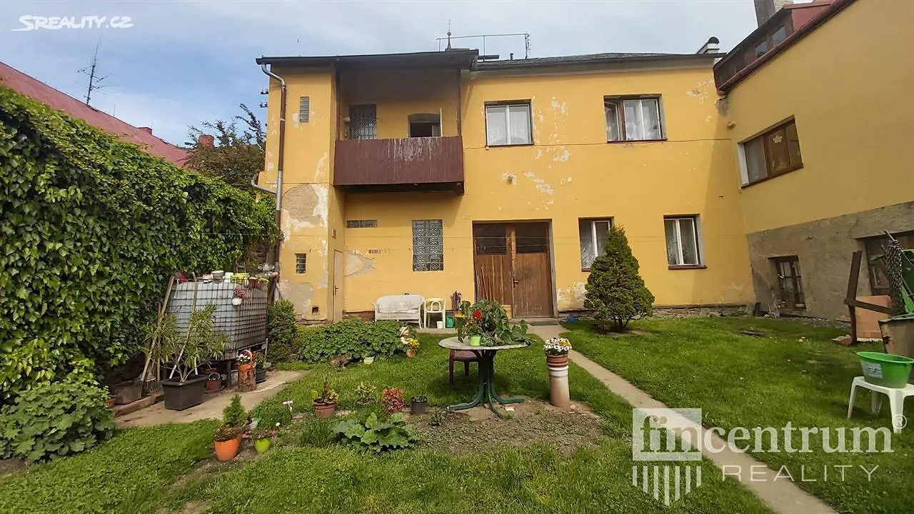 Prodej  rodinného domu 400 m², pozemek 445 m², náměstí Míru, Poběžovice
