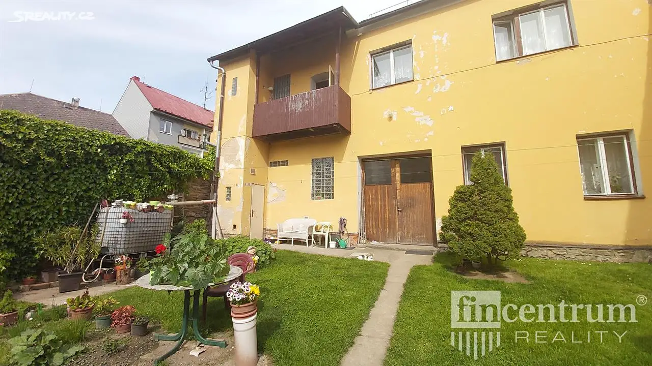 Prodej  rodinného domu 400 m², pozemek 445 m², náměstí Míru, Poběžovice