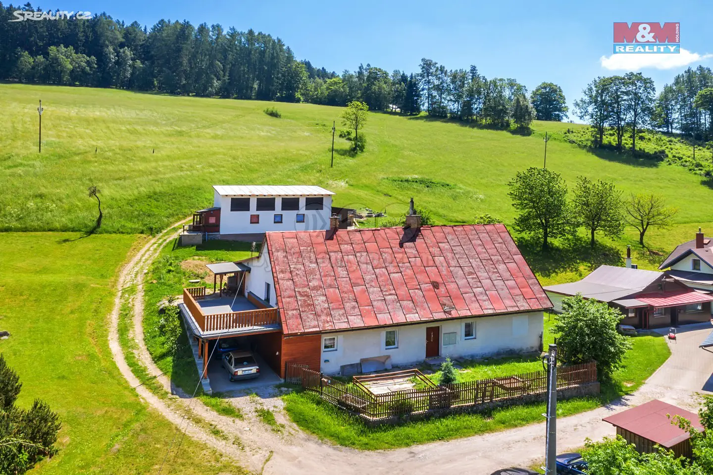 Prodej  rodinného domu 407 m², pozemek 21 667 m², Dolní Dvůr, okres Trutnov