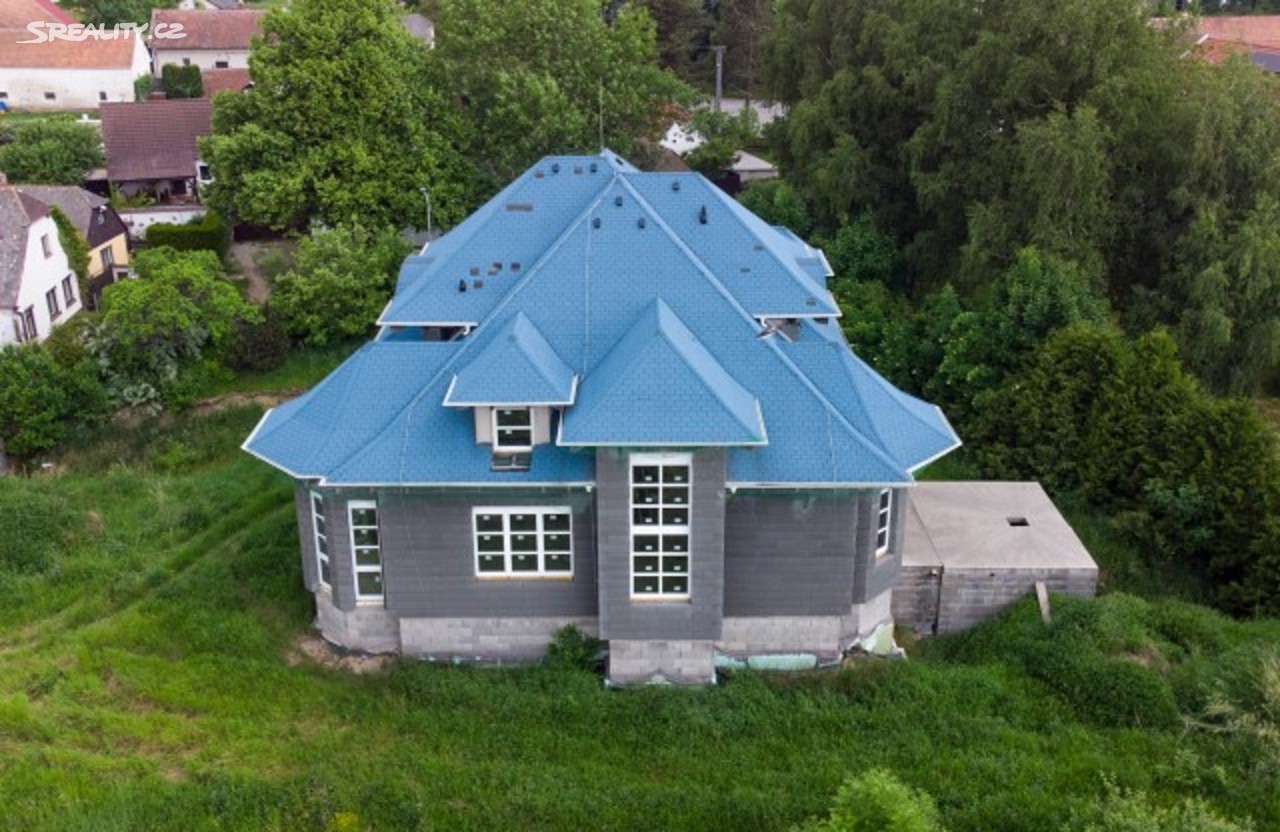 Prodej  rodinného domu 480 m², pozemek 2 381 m², Moravské Budějovice - Vranín, okres Třebíč