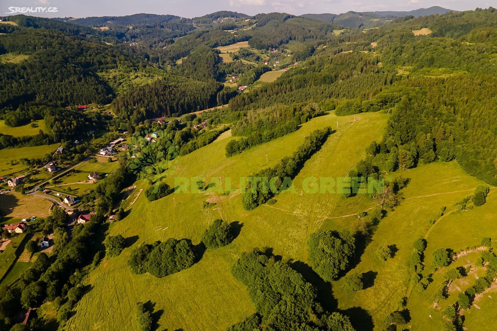 Prodej  komerčního pozemku 80 461 m², Vsetín - Horní Jasenka, okres Vsetín