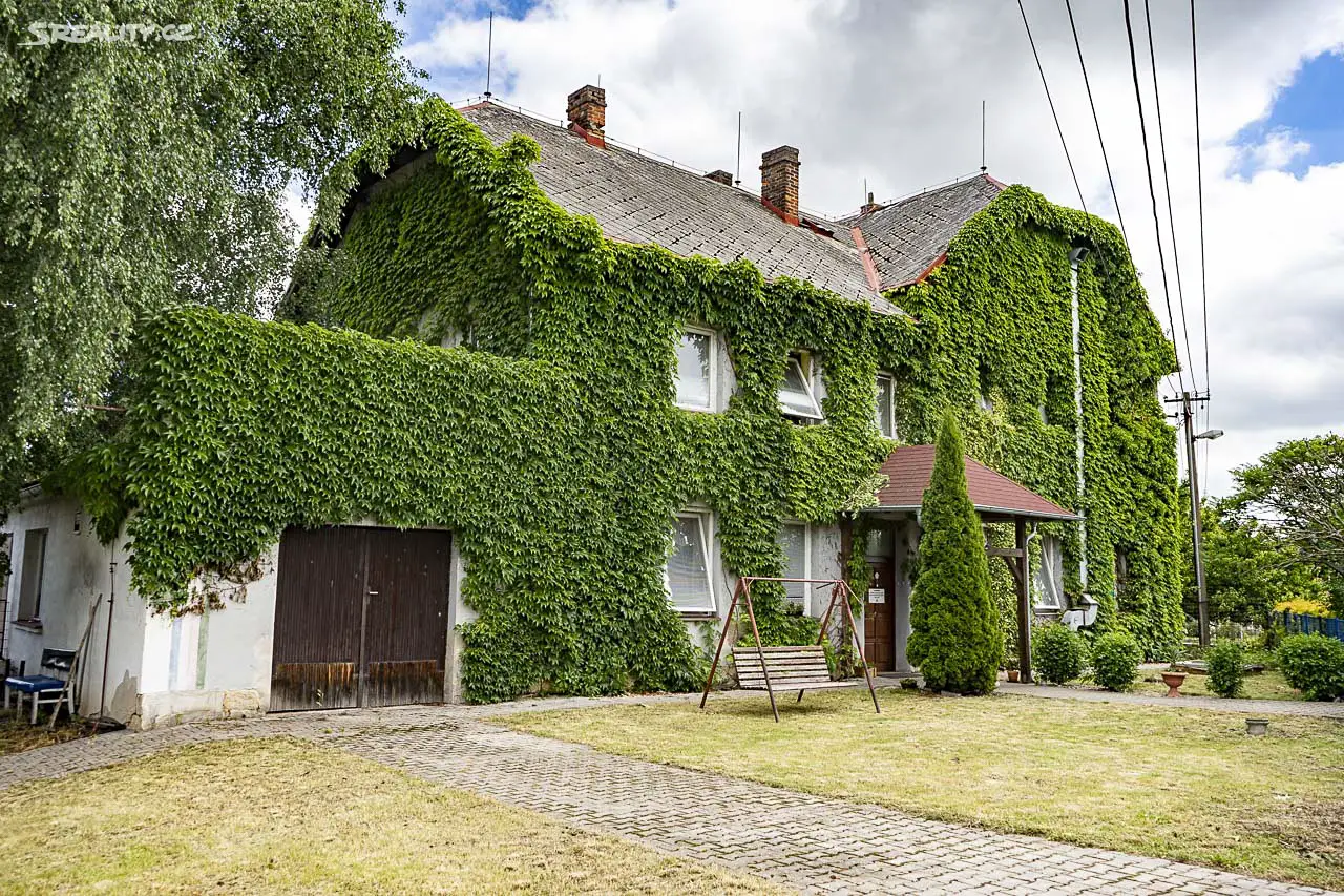 Prodej  rodinného domu 500 m², pozemek 1 421 m², Nádražní, Ostroměř
