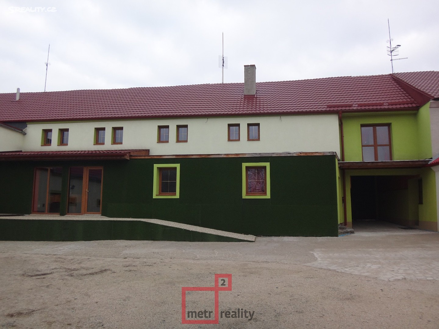 Prodej  rodinného domu 747 m², pozemek 3 223 m², Senička, okres Olomouc