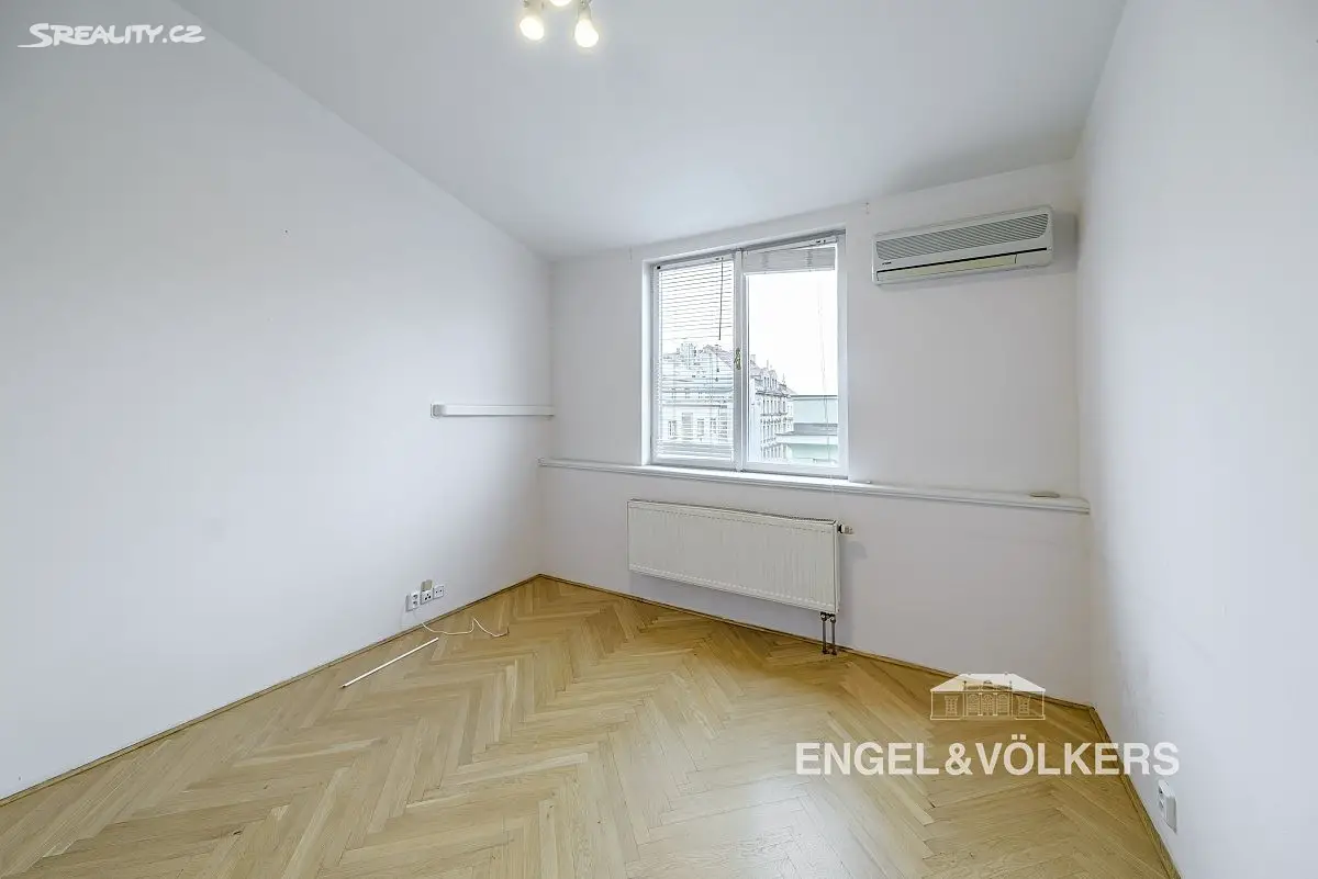 Pronájem bytu 5+1 109 m², Husinecká, Praha 3 - Žižkov