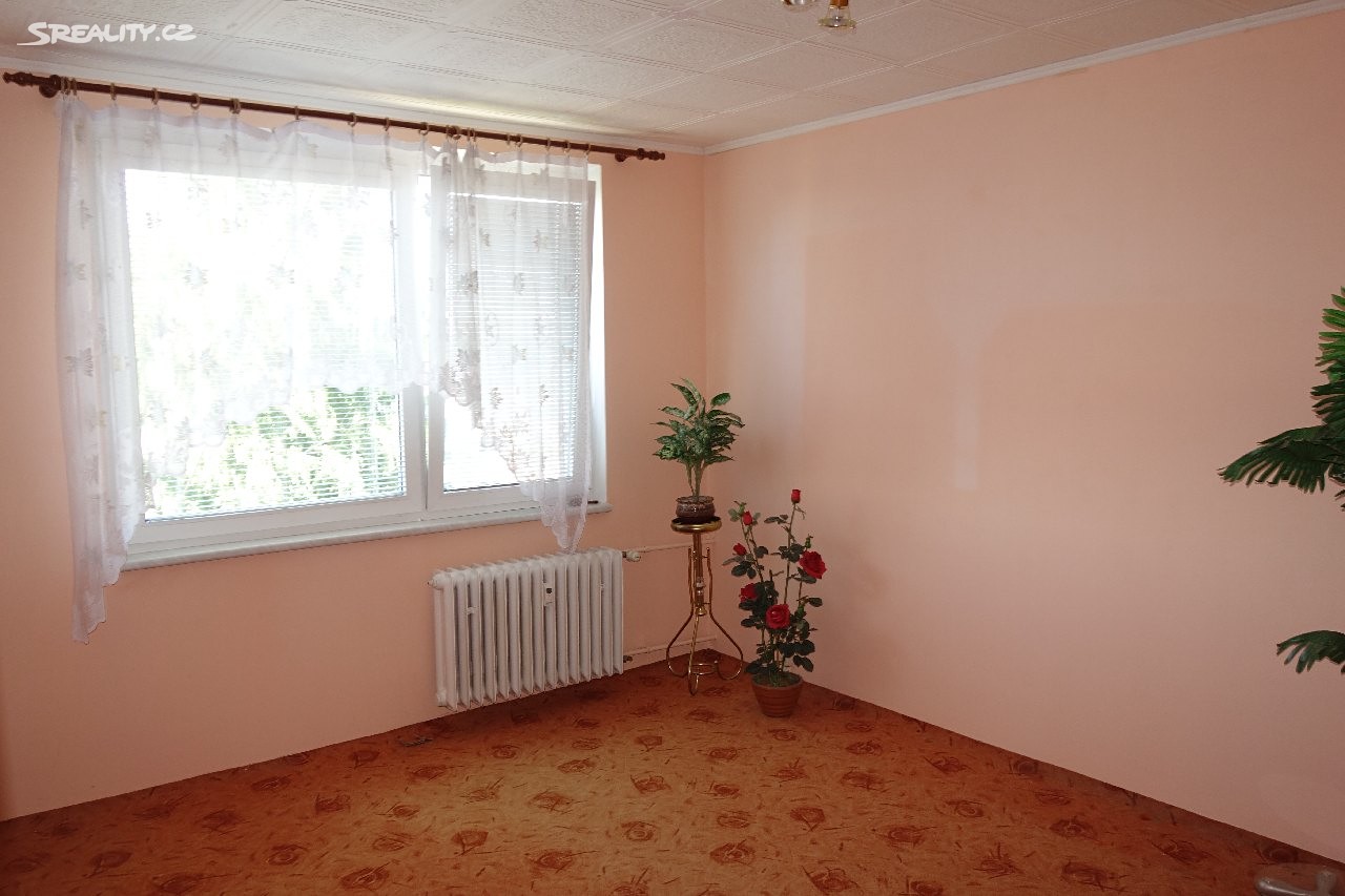 Prodej bytu 3+1 64 m², Karla Čapka, Františkovy Lázně