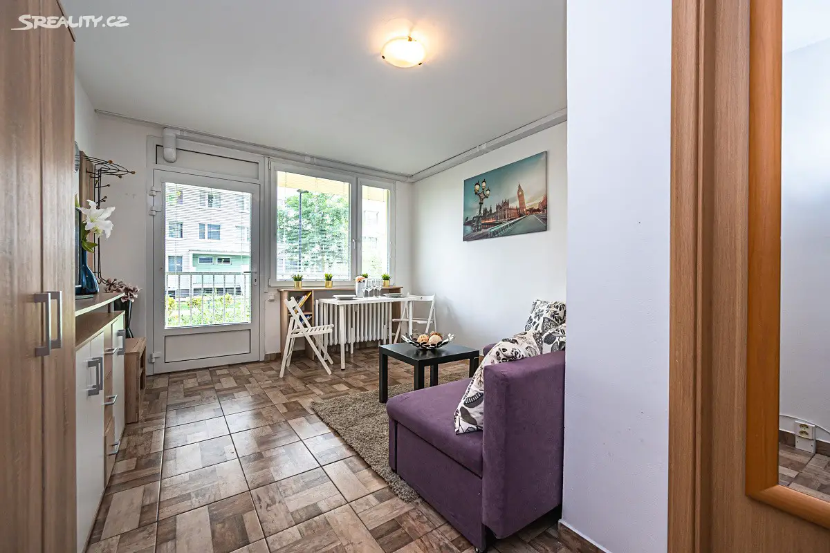 Prodej bytu 1+kk 19 m², Kuželova, Praha 9 - Letňany