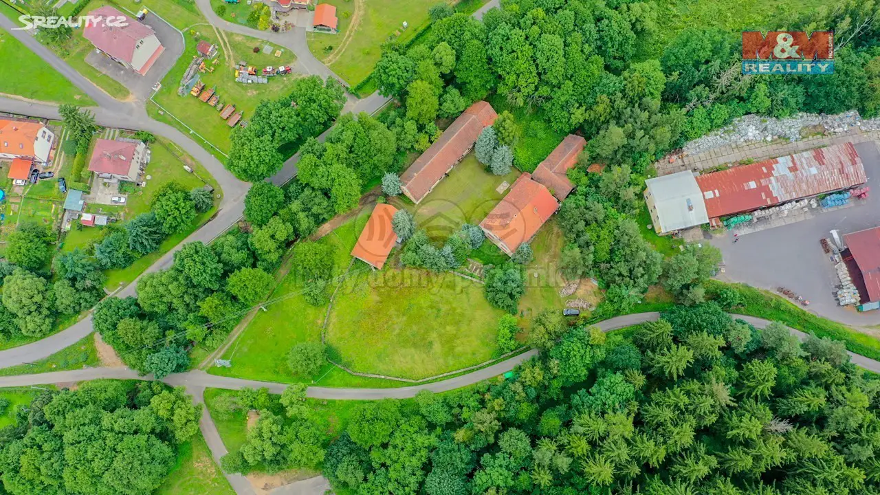 Prodej  rodinného domu 350 m², pozemek 22 663 m², Dolní Hbity, okres Příbram