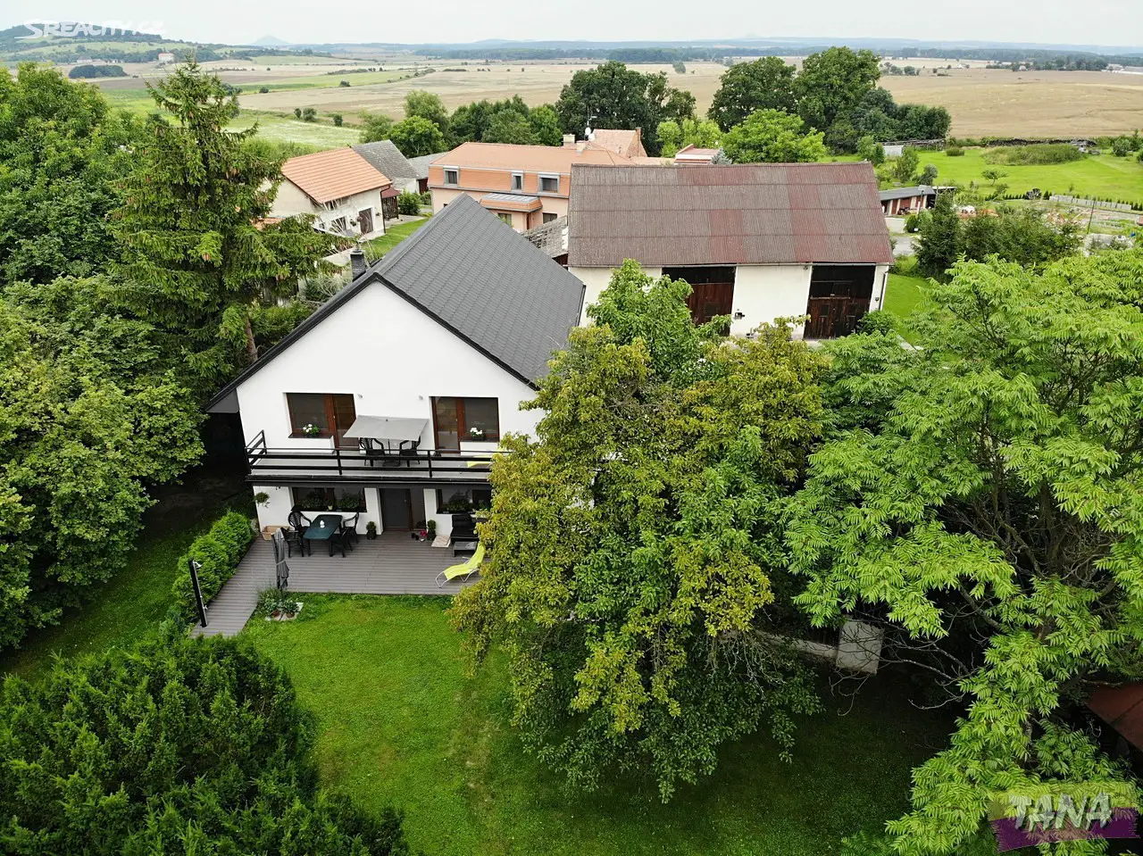 Prodej  rodinného domu 275 m², pozemek 4 635 m², Kněžmost - Úhelnice, okres Mladá Boleslav