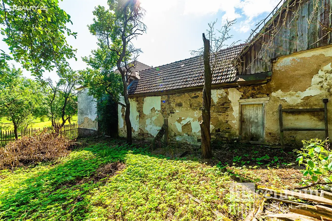 Prodej  zemědělské usedlosti 500 m², pozemek 1 383 m², Batelov - Rácov, okres Jihlava