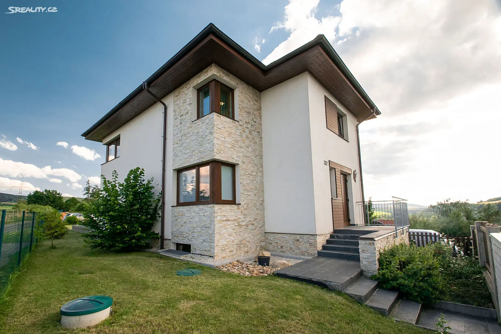Prodej  rodinného domu 256 m², pozemek 904 m², Na Kaplanci, Zadní Třebaň