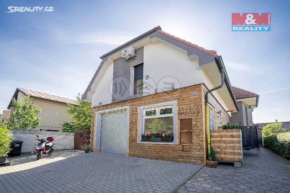 Prodej  rodinného domu 300 m², pozemek 320 m², Lázně Toušeň, okres Praha-východ