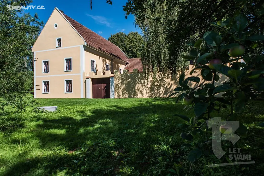 Prodej  rodinného domu 480 m², pozemek 8 967 m², Nádražní, Velké Opatovice