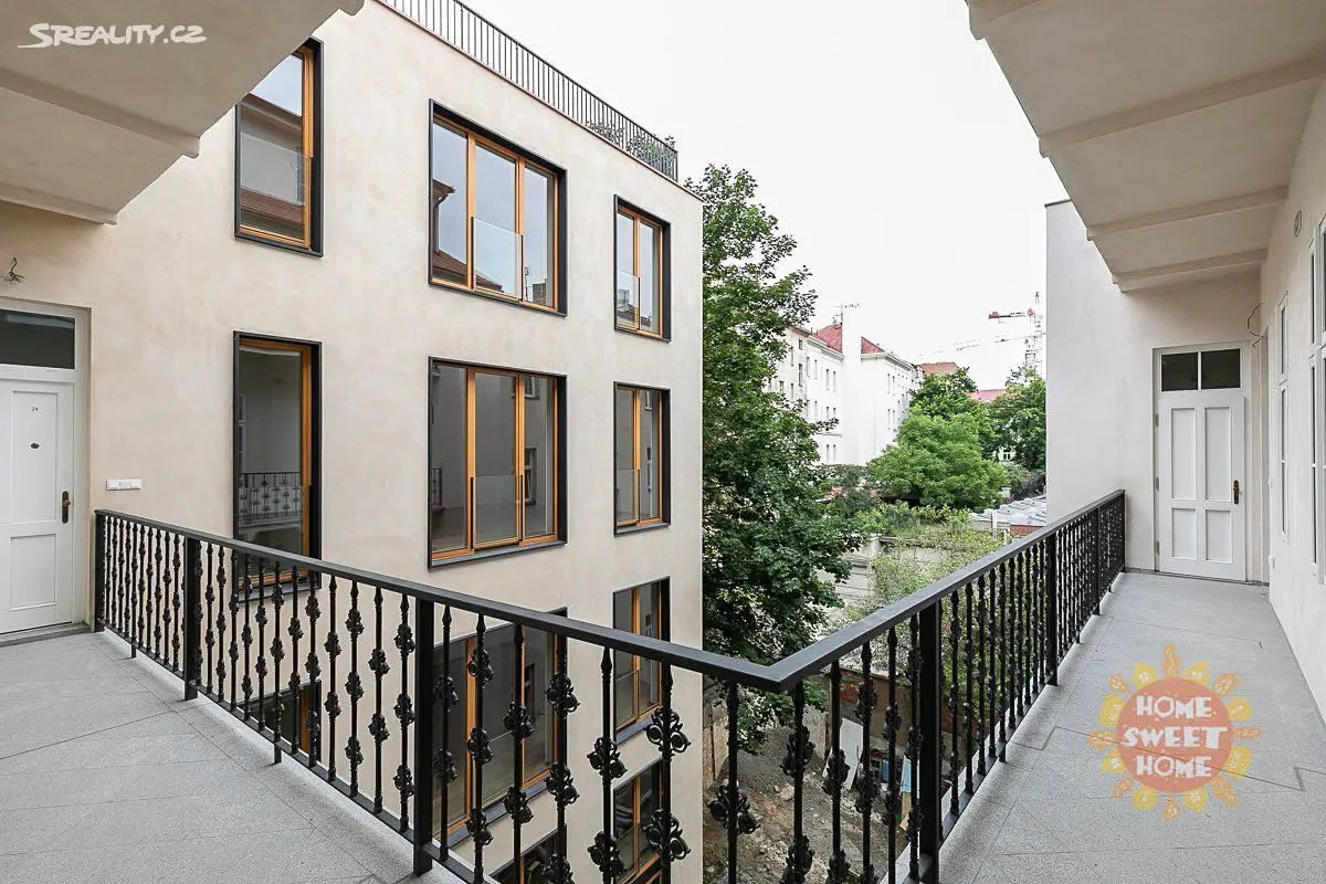 Prodej bytu 3+kk 105 m² (Mezonet), Plzeňská, Praha 5 - Smíchov