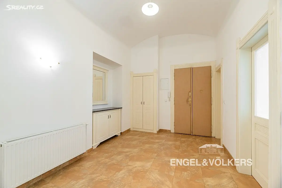 Pronájem bytu 2+1 80 m², V Kolkovně, Praha 1 - Staré Město