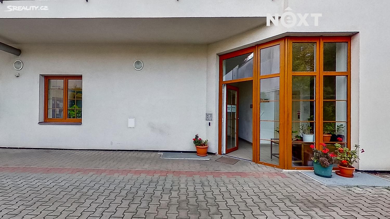 Prodej  vily 1 000 m², pozemek 430 m², Hlaváčova, Pardubice - Zelené Předměstí