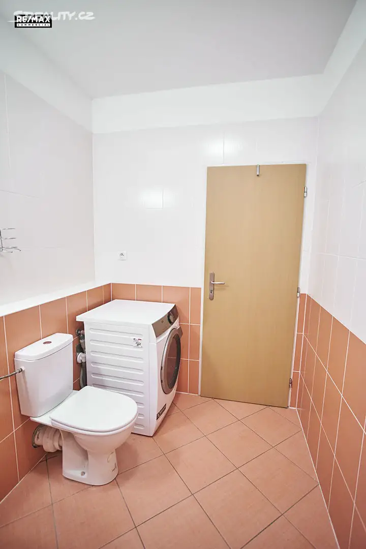 Pronájem bytu 2+kk 48 m², Pod Harfou, Praha 9 - Vysočany