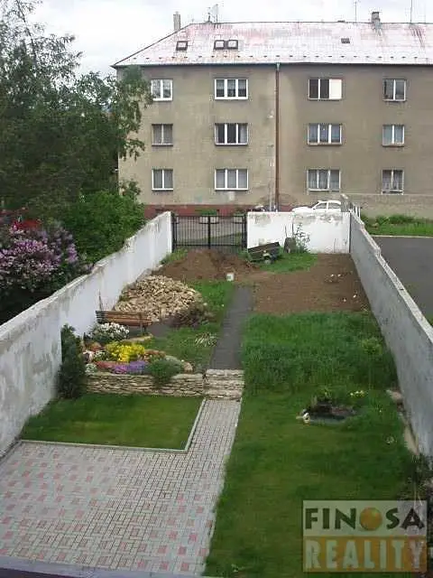 Pronájem bytu 2+1 60 m², V Alejích, Chomutov
