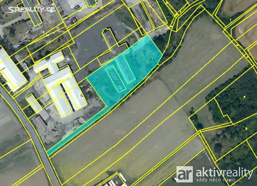 Prodej  komerčního pozemku 5 739 m², Tuhaň, okres Mělník