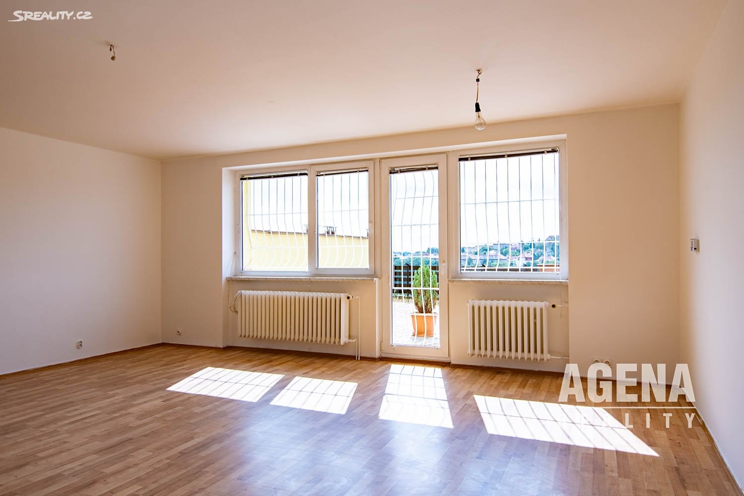 Prodej bytu 4+1 223 m² (Mezonet), Nad Výšinkou, Praha 5 - Smíchov