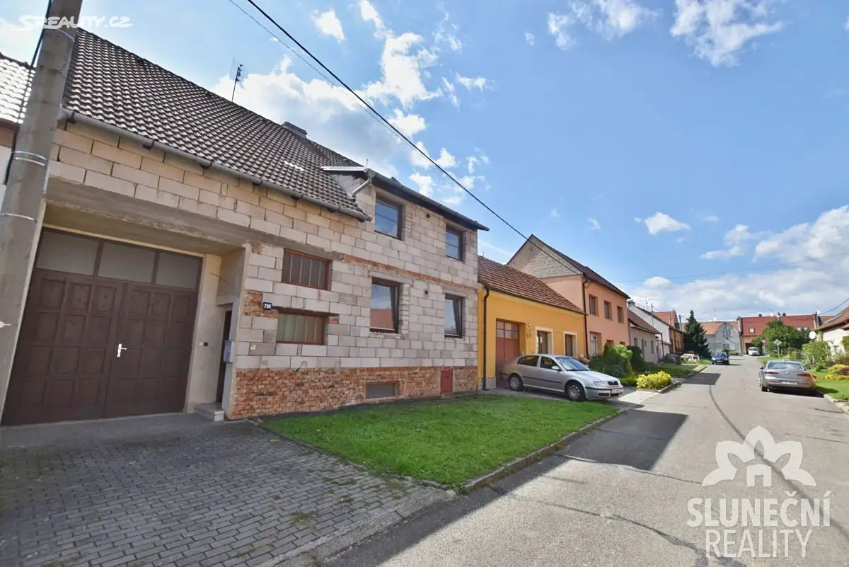 Prodej  rodinného domu 320 m², pozemek 666 m², Lánská, Hluk