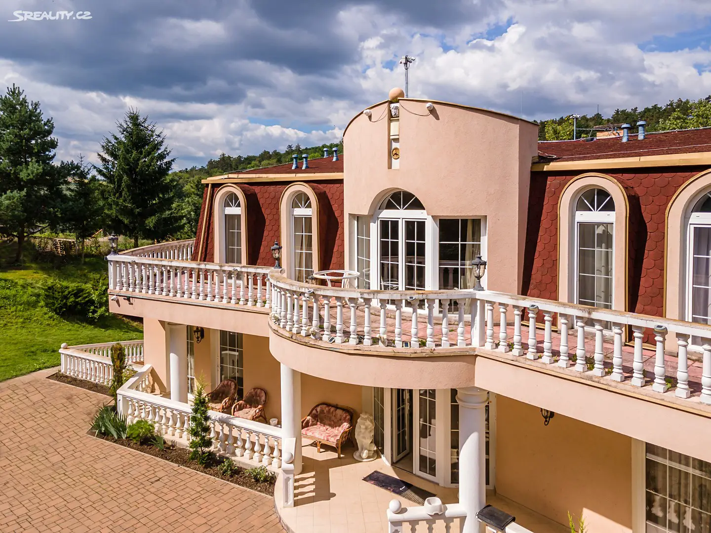 Prodej  vily 758 m², pozemek 3 604 m², Choteč, okres Praha-západ