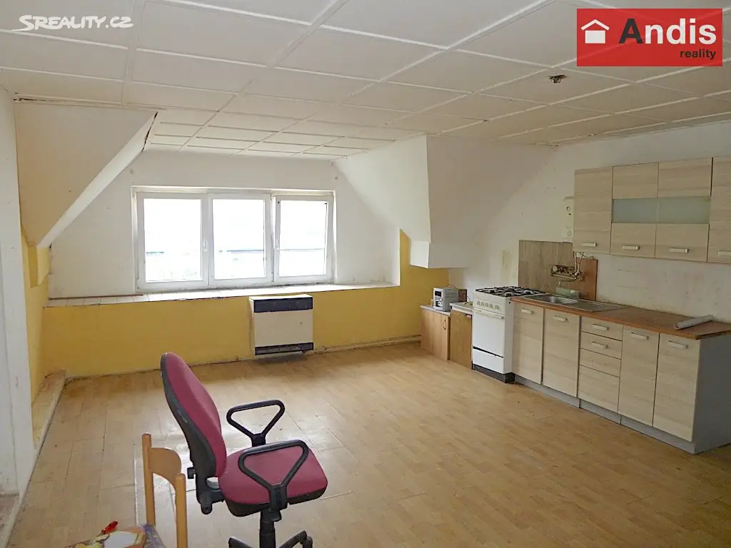 Pronájem bytu 1+1 68 m² (Podkrovní), Bílinská, Duchcov