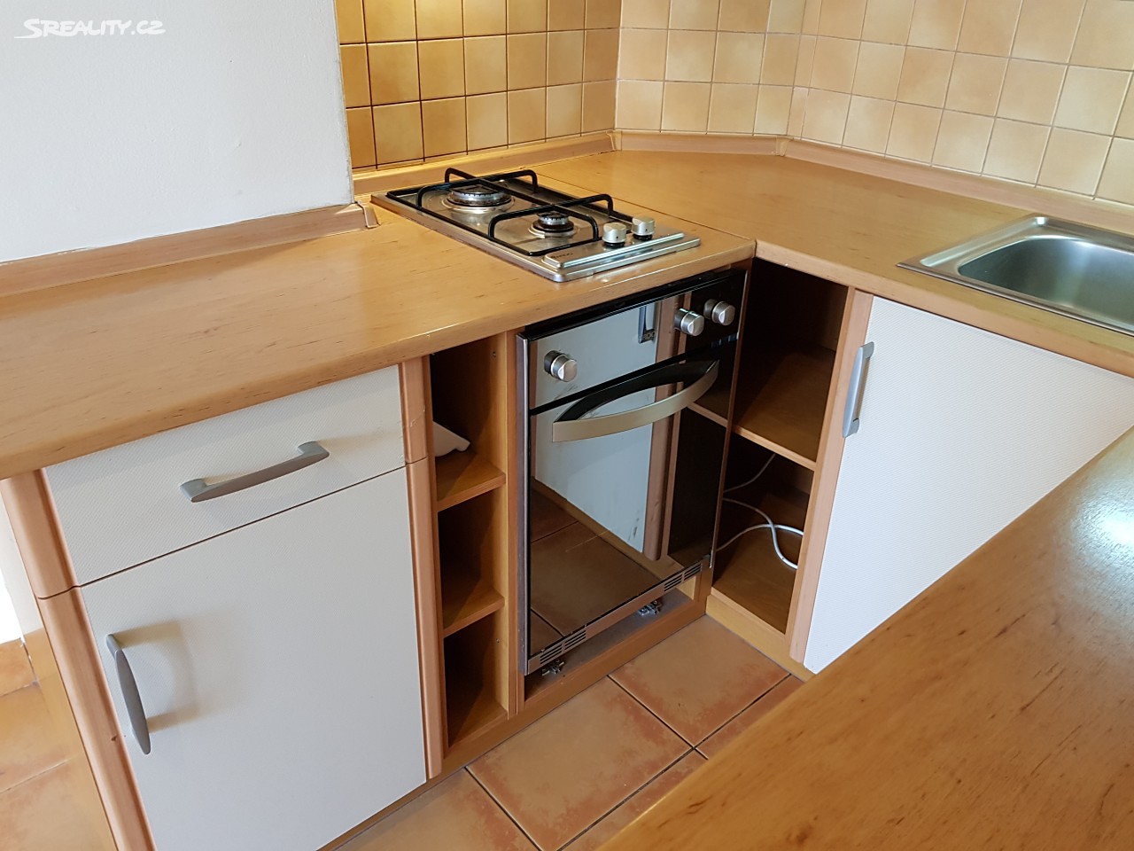 Pronájem bytu 3+kk 70 m², Ve struhách, Praha 6 - Bubeneč