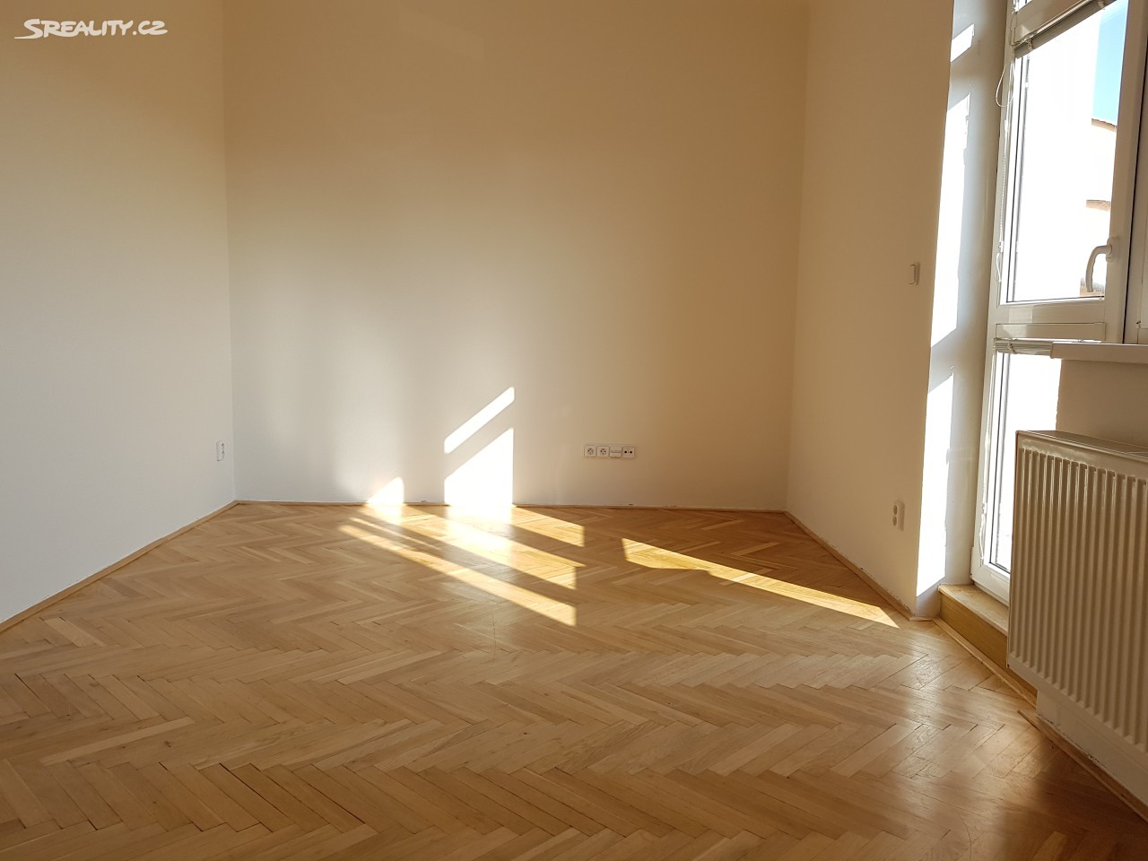 Pronájem bytu 3+kk 70 m², Ve struhách, Praha 6 - Bubeneč