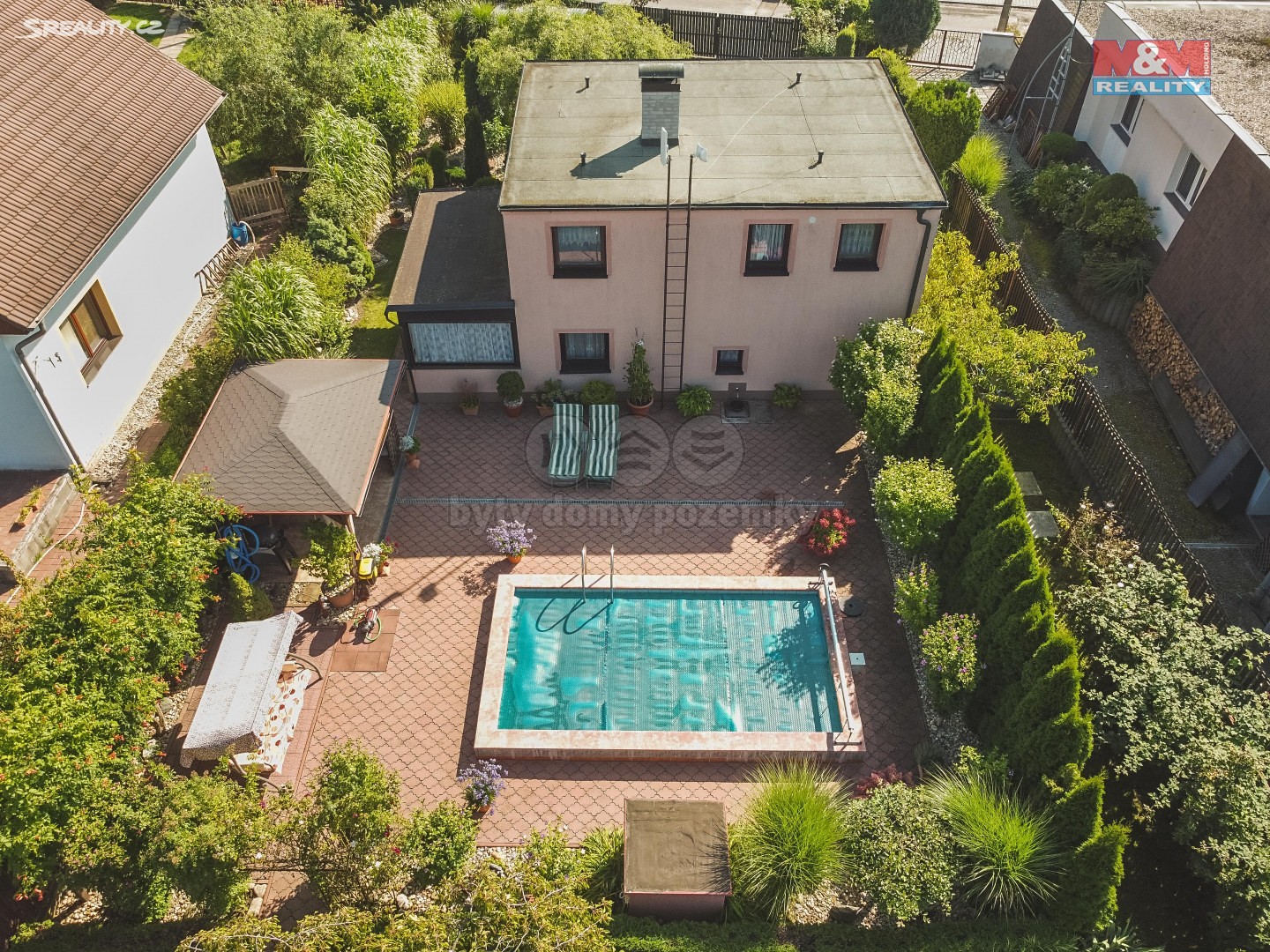 Prodej  rodinného domu 1 017 m², pozemek 1 074 m², Němčice, okres Pardubice