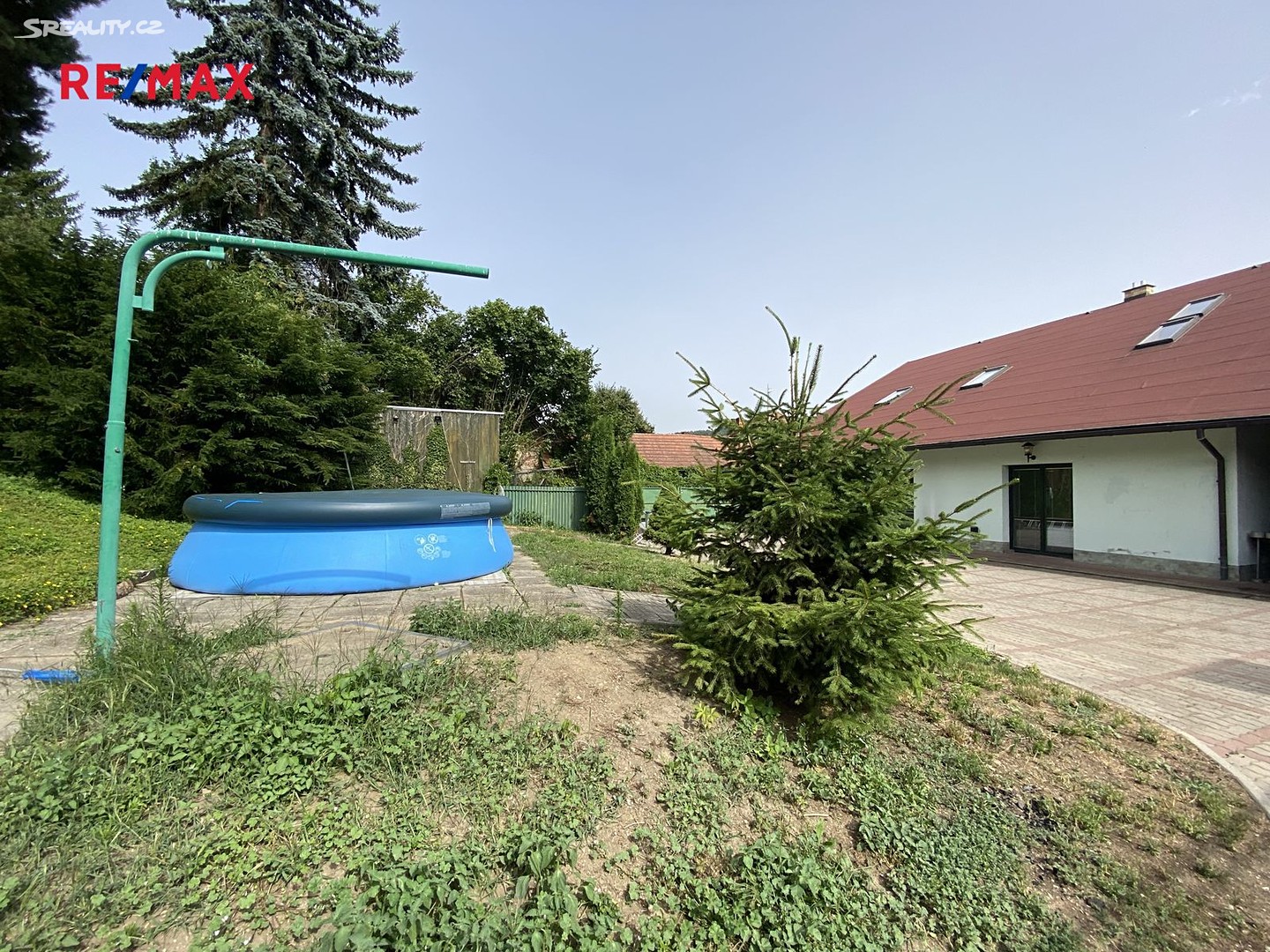 Prodej  rodinného domu 800 m², pozemek 6 174 m², Záhorovice, okres Uherské Hradiště