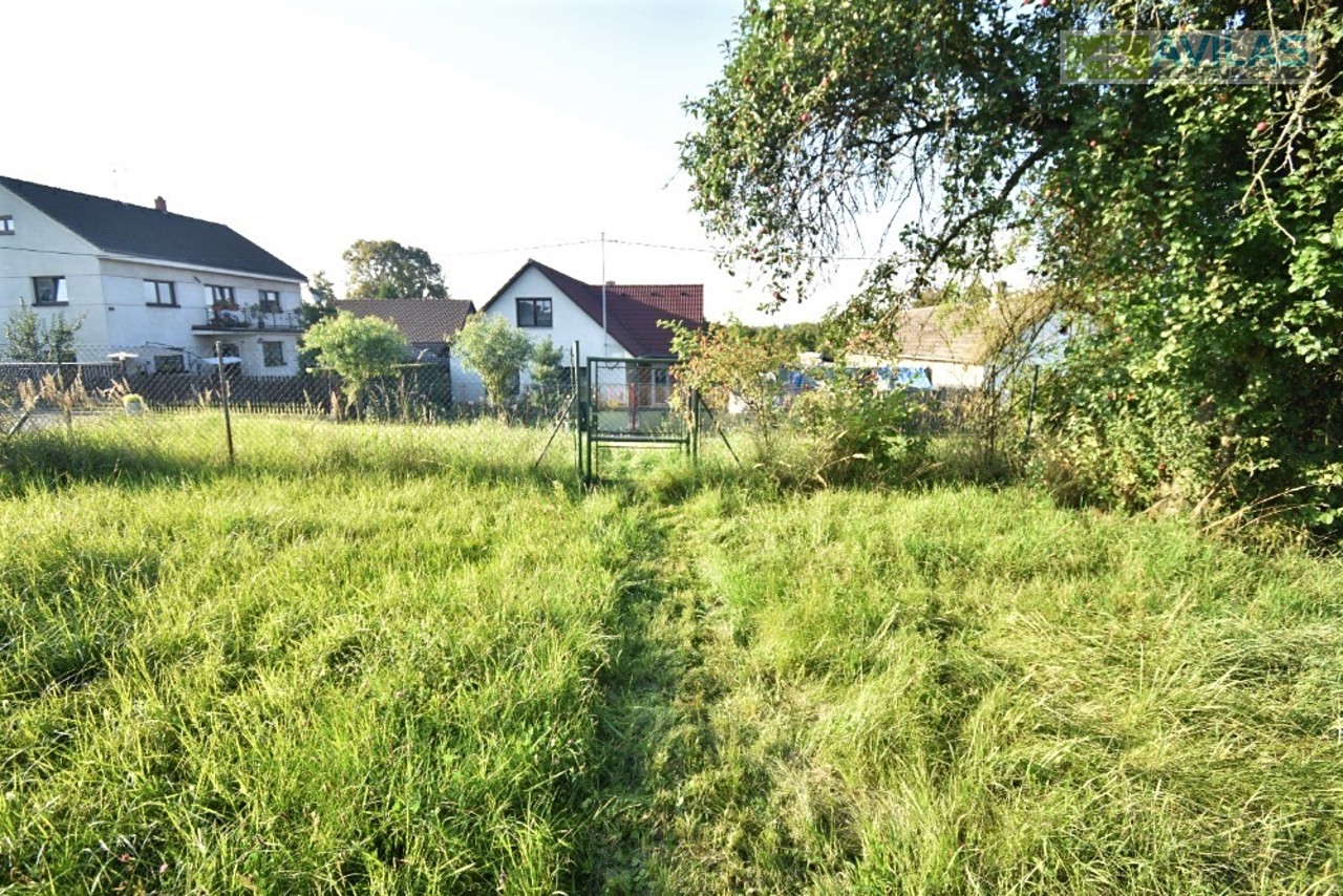 Pronájem  stavebního pozemku 1 698 m², Benešov, okres Benešov