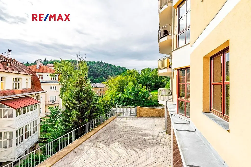 Prodej bytu 6 pokojů a více 284 m², Tylova, Karlovy Vary