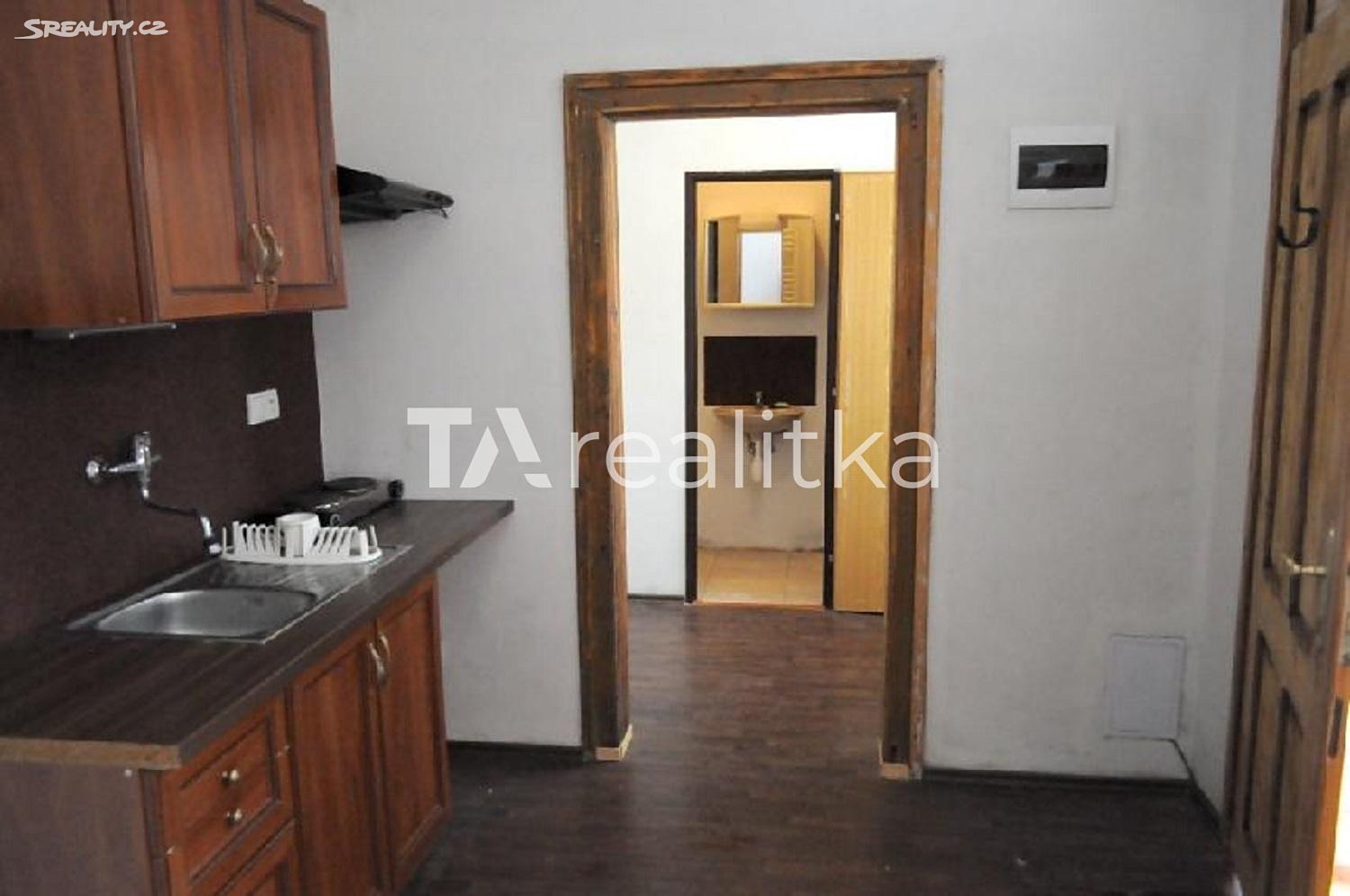 Prodej bytu 1+kk 20 m², Krnov - Pod Cvilínem, okres Bruntál