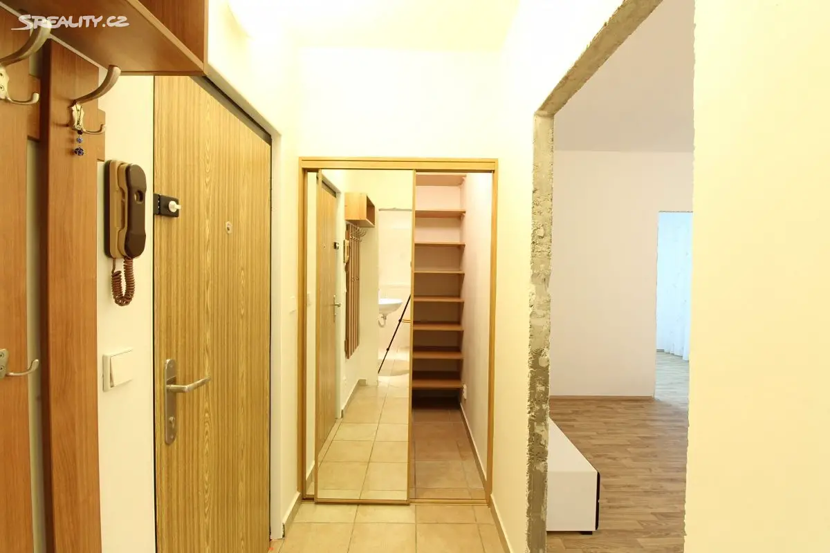 Pronájem bytu 2+1 45 m², Pražského, Praha 5 - Hlubočepy